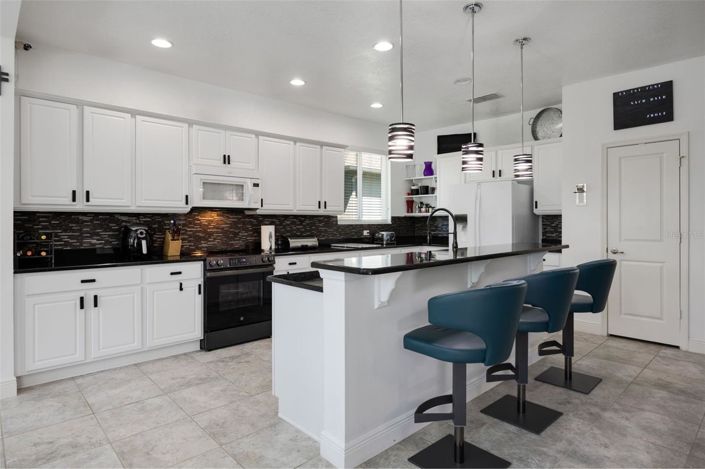 Image No.14-4 Bed House for sale