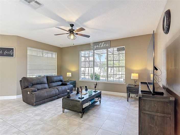 Image No.25-5 Bed House for sale