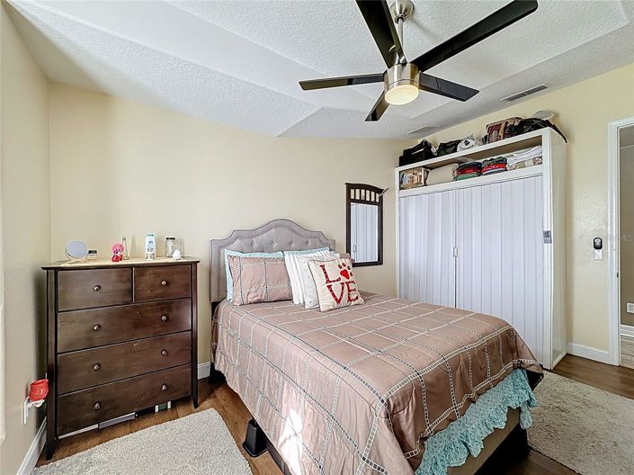 Image No.43-5 Bed House for sale