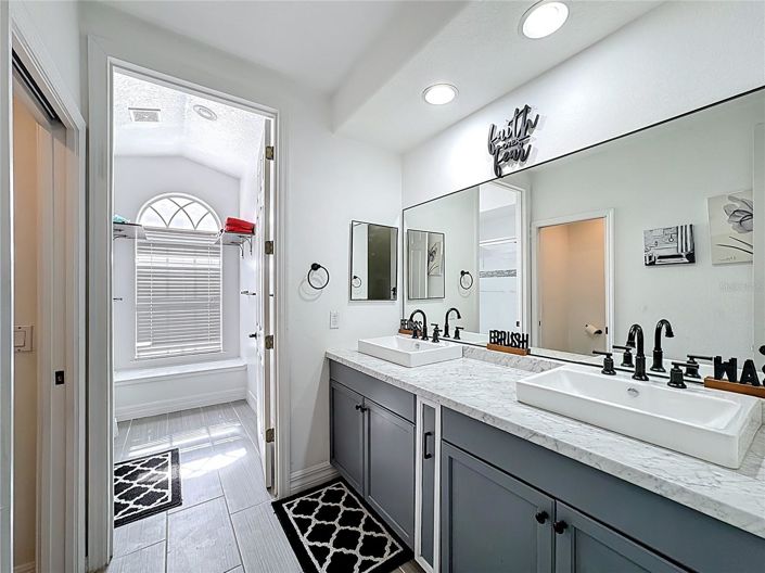 Image No.45-5 Bed House for sale