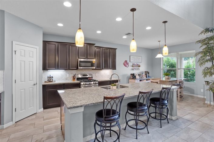 Image No.19-4 Bed House for sale