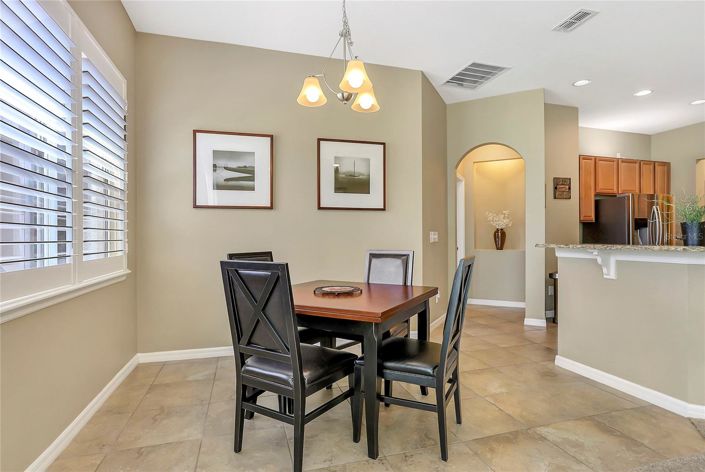 Image No.12-4 Bed House for sale