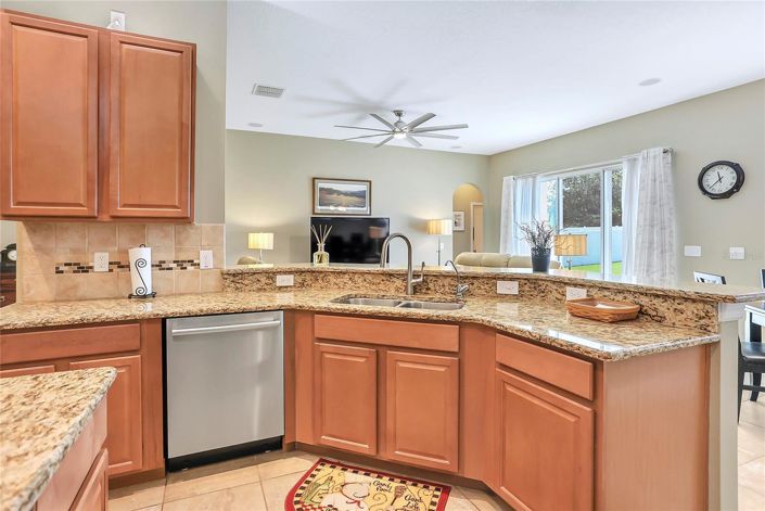 Image No.17-4 Bed House for sale