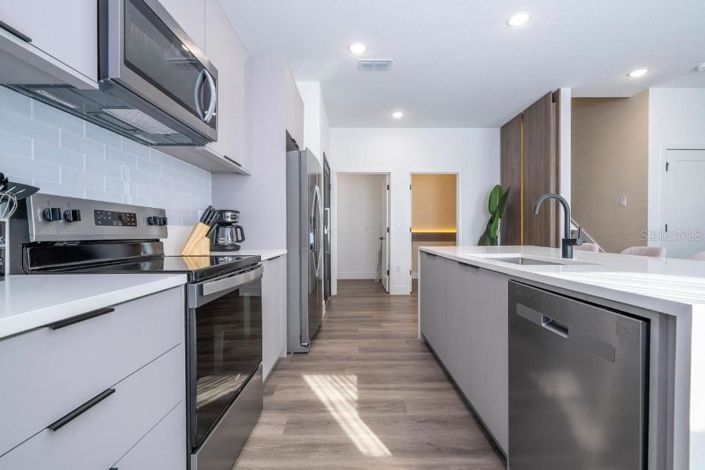 Image No.10-5 Bed Townhouse for sale