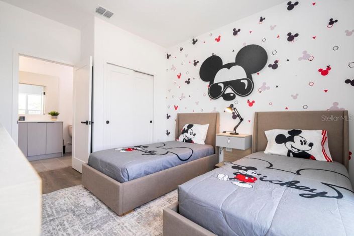 Image No.21-5 Bed Townhouse for sale