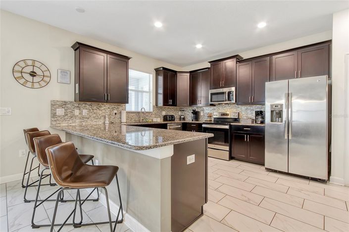 Image No.10-6 Bed House for sale