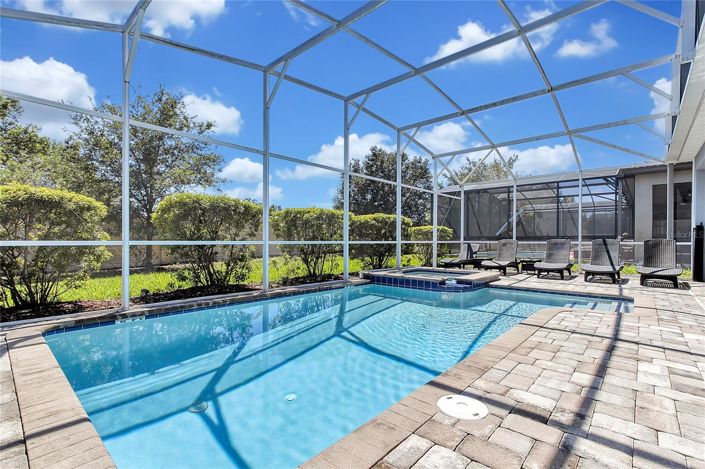 Image No.18-6 Bed House for sale