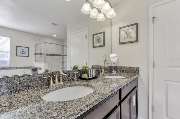 Image No.24-6 Bed House for sale