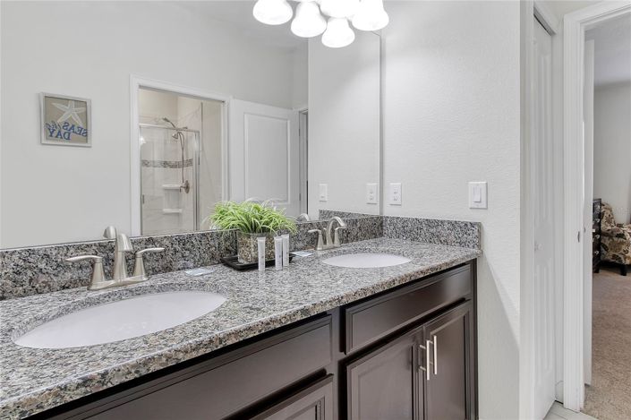 Image No.26-6 Bed House for sale