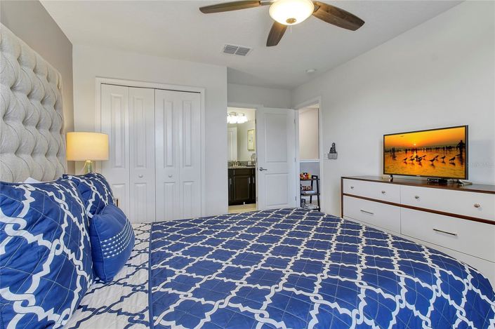 Image No.38-6 Bed House for sale