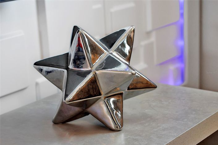 Image No.4-6 Bed House for sale