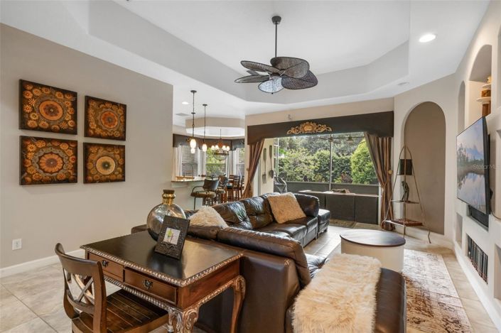 Image No.15-3 Bed House for sale