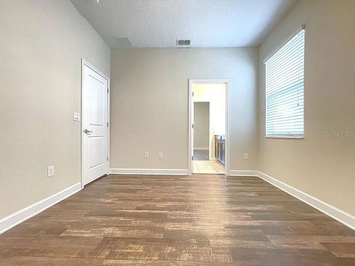 Image No.11-4 Bed House for sale