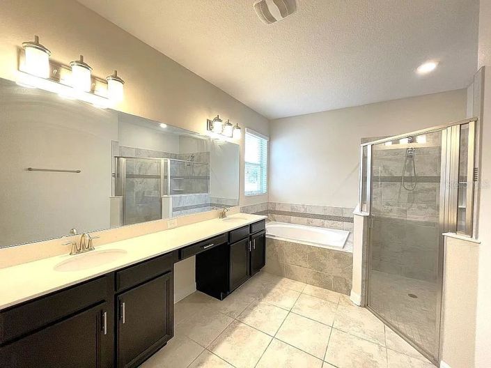 Image No.20-4 Bed House for sale