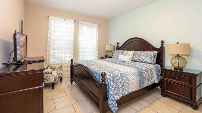 Image No.13-6 Bed House for sale