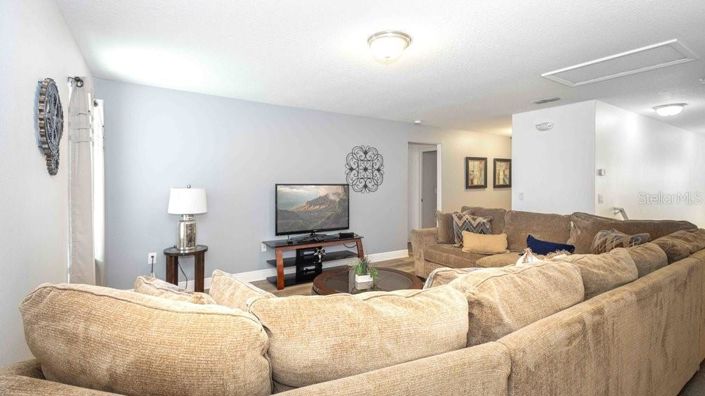 Image No.16-6 Bed House for sale