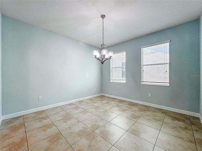 Image No.12-4 Bed House for sale