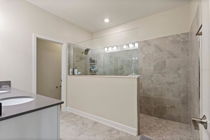 Image No.19-5 Bed House for sale