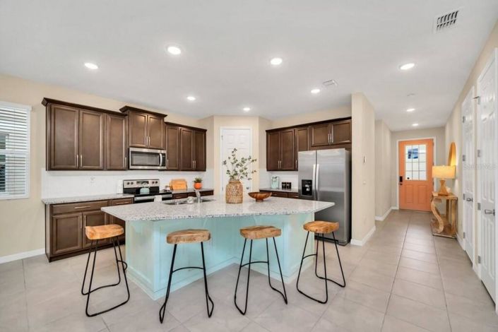 Image No.11-7 Bed House for sale