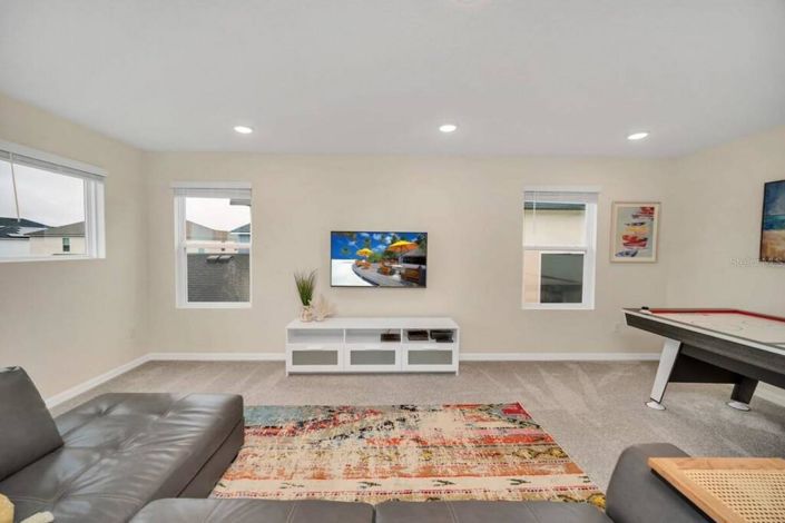 Image No.8-7 Bed House for sale