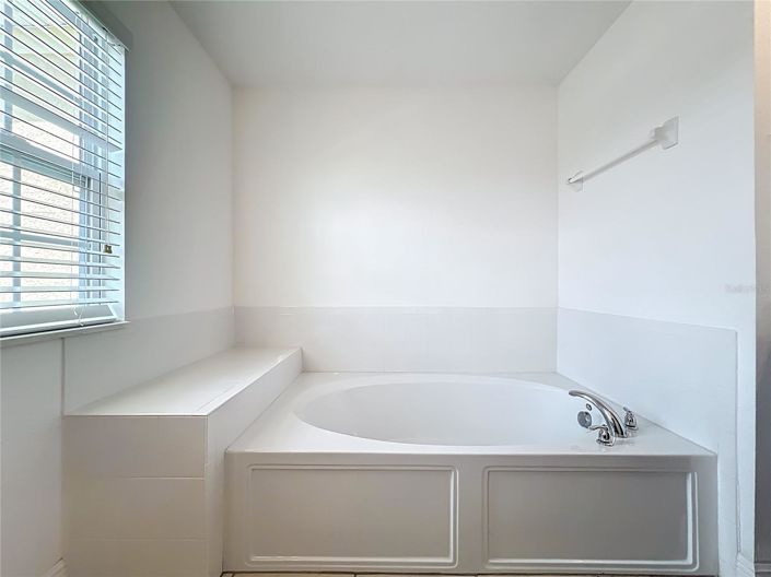 Image No.30-5 Bed House for sale