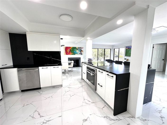 Image No.20-3 Bed Apartment for sale