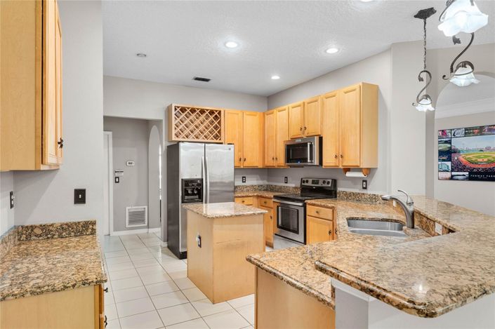 Image No.18-4 Bed House for sale