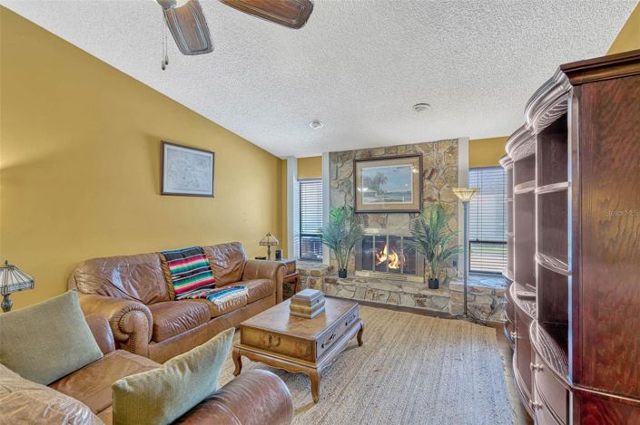 Image No.15-4 Bed House for sale