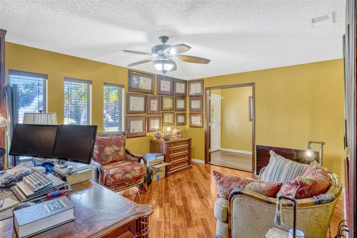 Image No.19-4 Bed House for sale