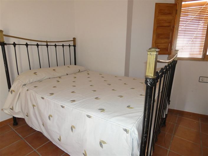 Image No.11-5 Bed Property for sale