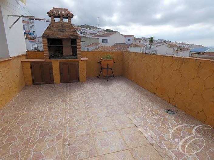 Image No.14-4 Bed Property for sale