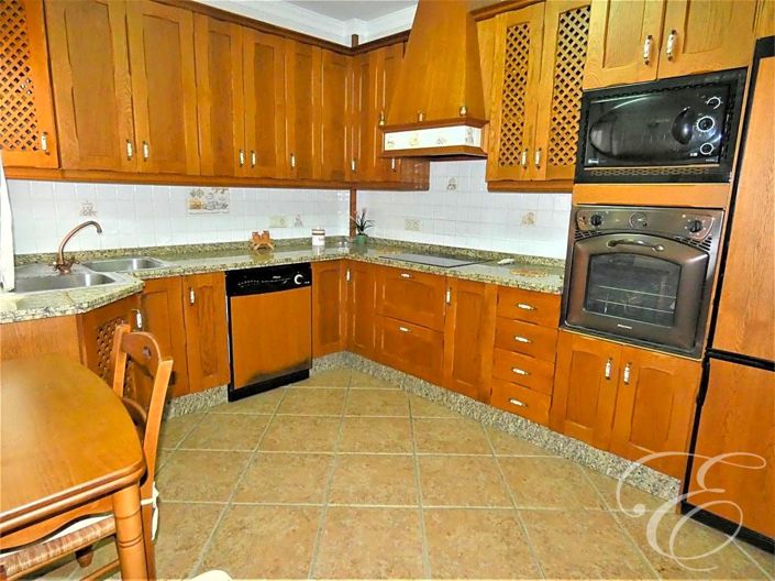 Image No.6-4 Bed Property for sale