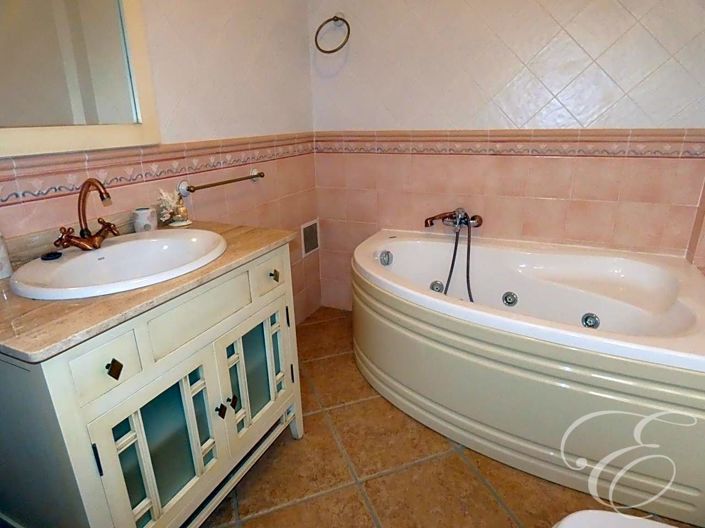 Image No.7-4 Bed Property for sale