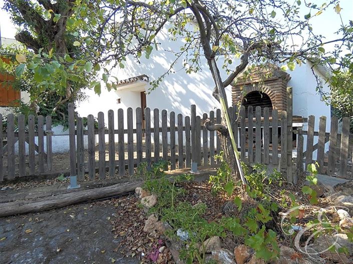 Image No.10-3 Bed Property for sale