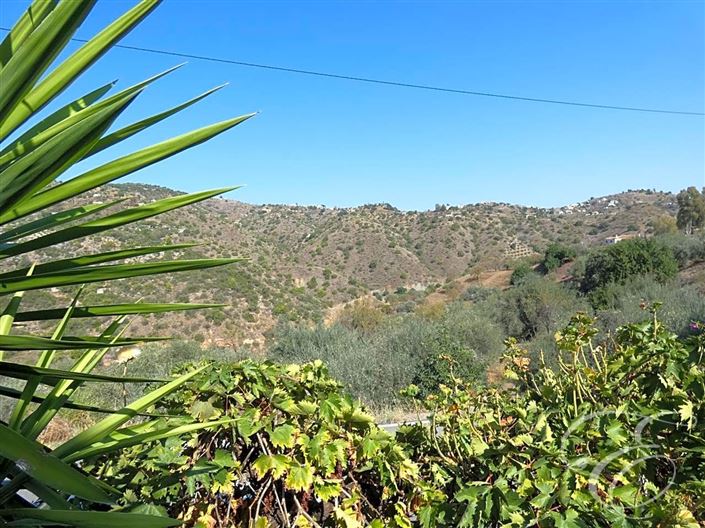 Image No.18-3 Bed Property for sale