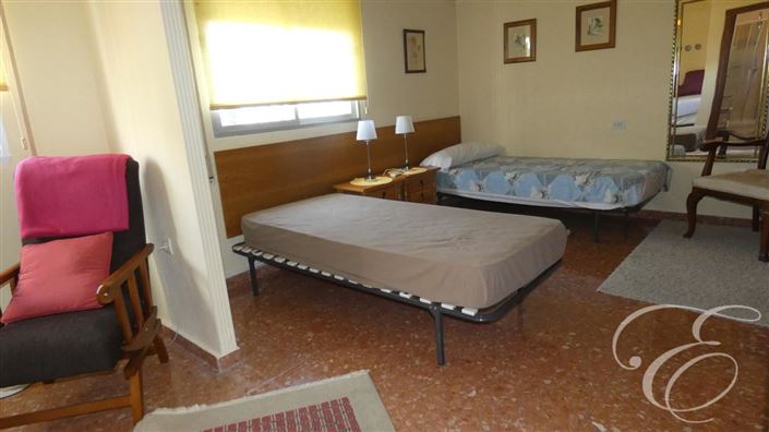 Image No.10-4 Bed Property for sale