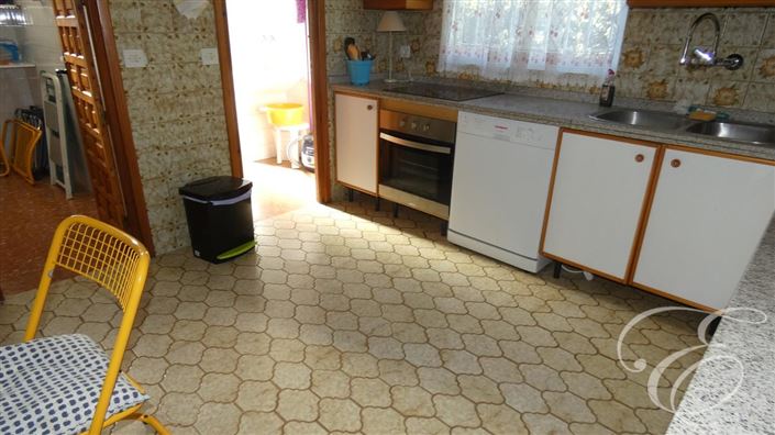 Image No.6-4 Bed Property for sale