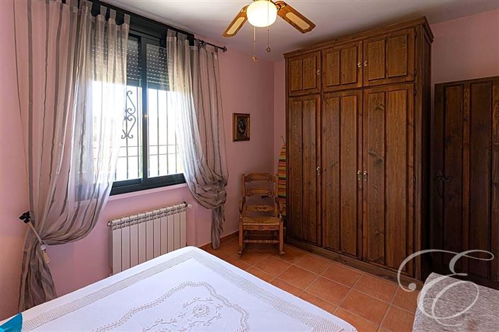 Image No.21-4 Bed Property for sale