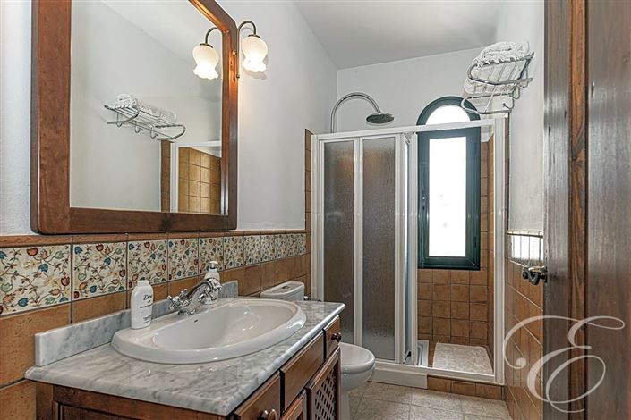 Image No.22-4 Bed Property for sale