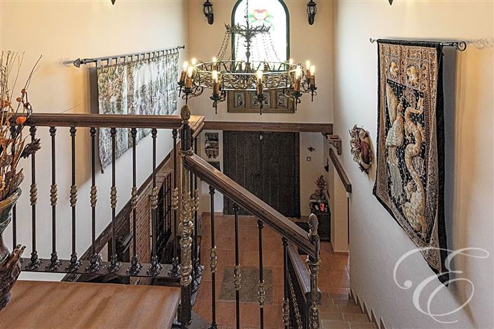 Image No.28-4 Bed Property for sale