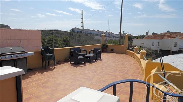 Image No.3-3 Bed Property for sale