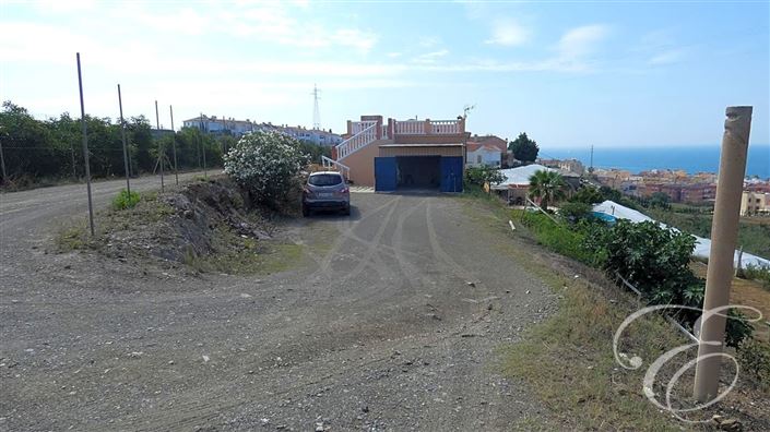 Image No.21-3 Bed Property for sale