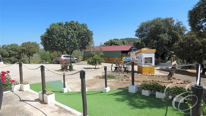 Image No.33-11 Bed Property for sale