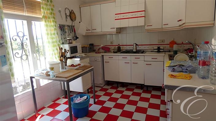 Image No.5-11 Bed Property for sale