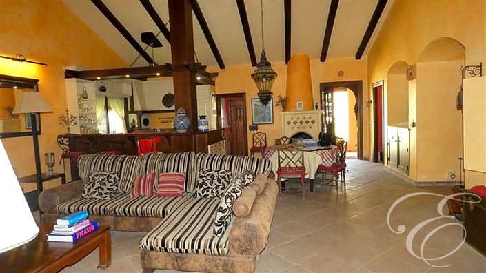 Image No.7-5 Bed Property for sale