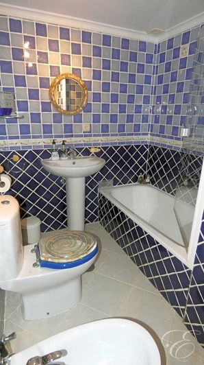 Image No.21-6 Bed Property for sale