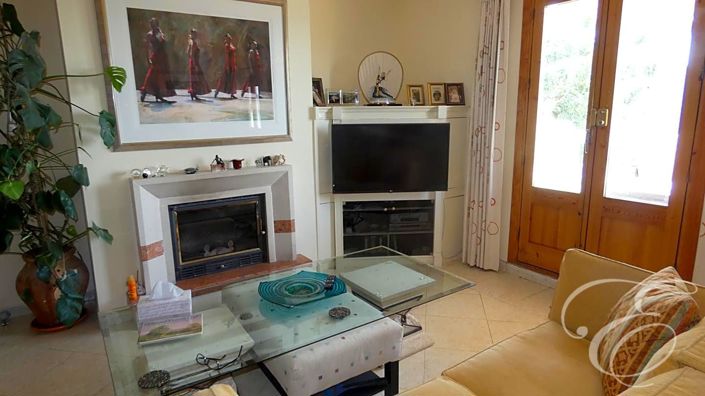 Image No.9-6 Bed Property for sale