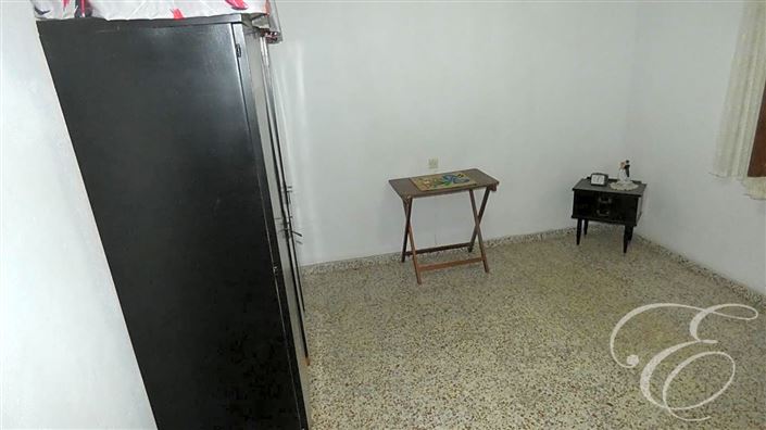 Image No.12-14 Bed Property for sale