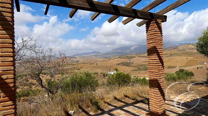 Image No.2-5 Bed Property for sale