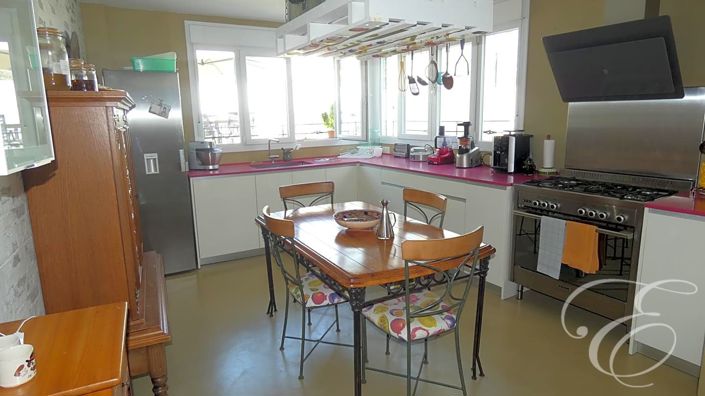 Image No.16-5 Bed Property for sale